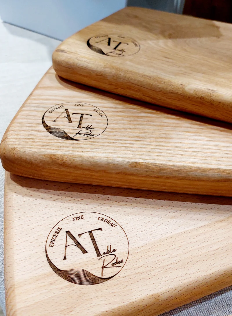 Planche à Découper en Bois Massif en Chêne – Artisanat Local en Aveyron