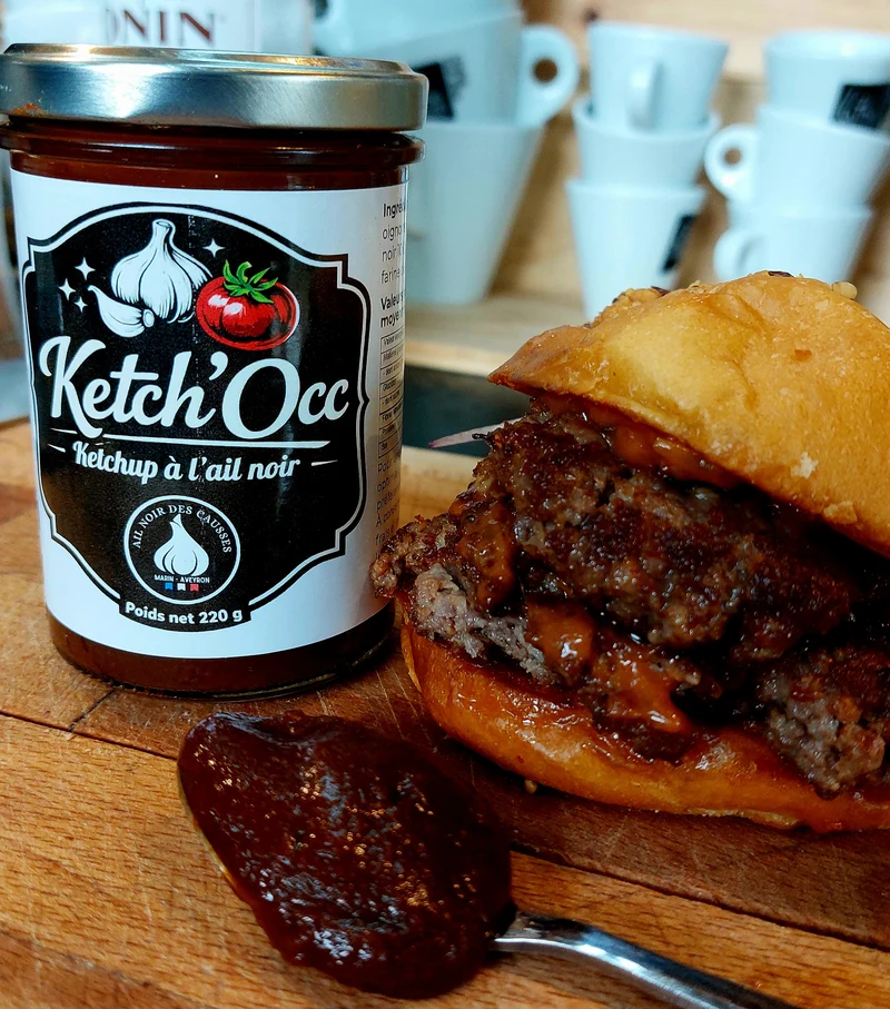 Ketch’Occ à l’Ail Noir Fumé et Pimenté – Ketchup artisanal d’Aveyron – 220 g