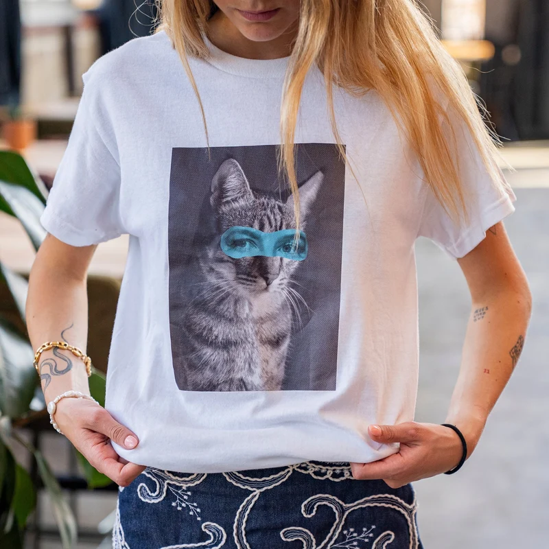 T-Shirt with Cat Face Print