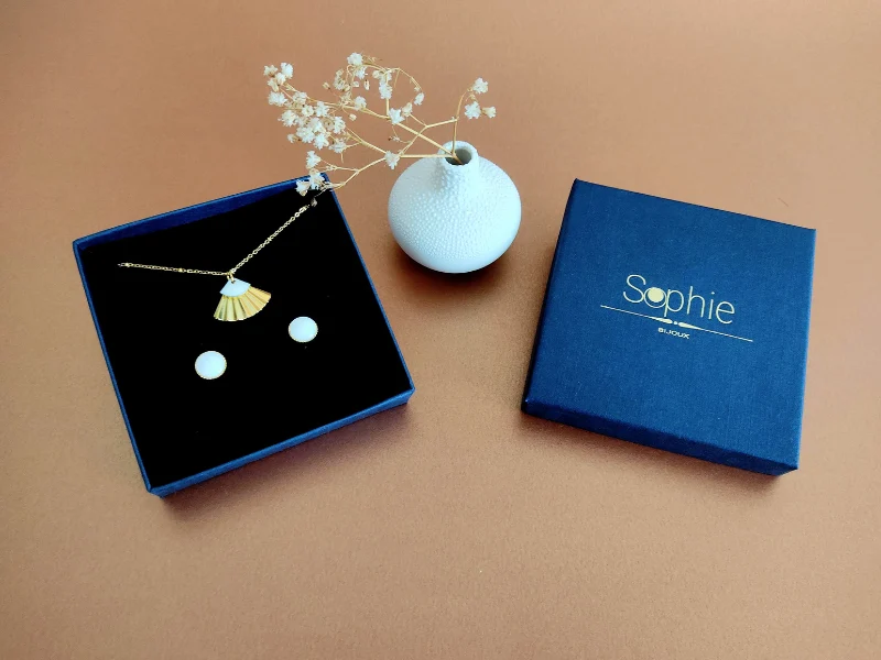 Parure 1 collier pendentif et 1 paire de boucles d'oreilles en nacre ou agate