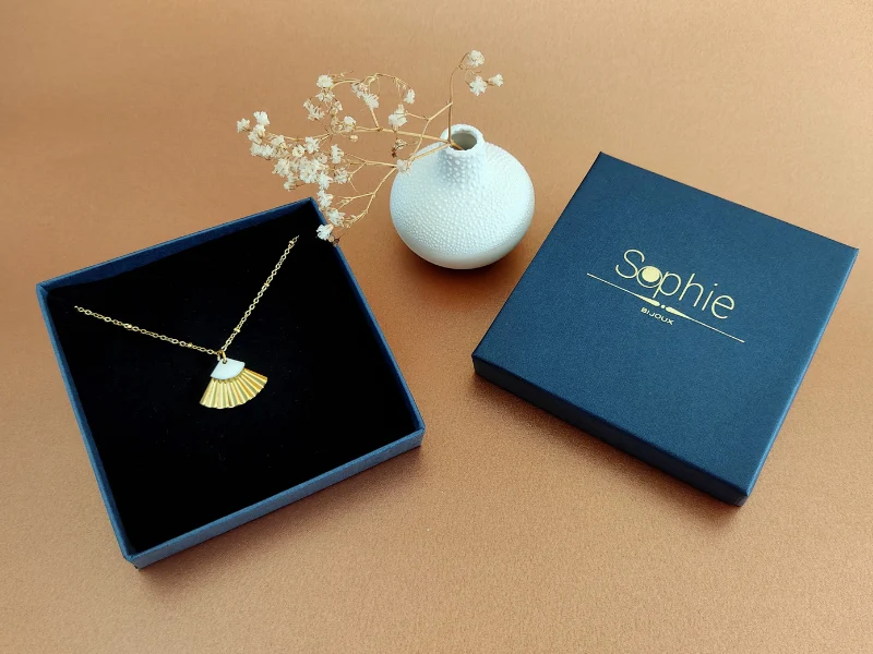 Collier pendentif éventail La Mystérieuse