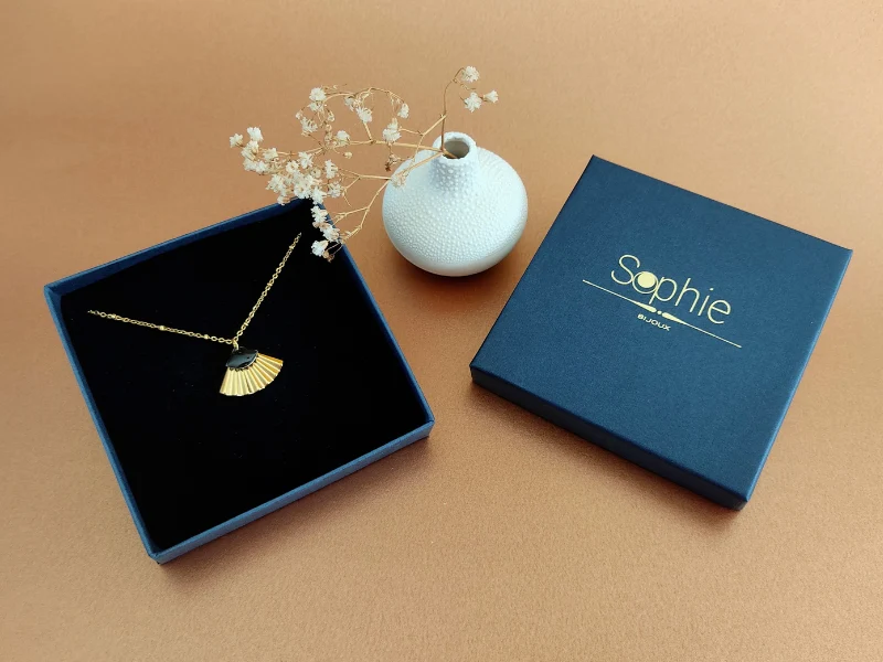 Collier pendentif éventail La Mystérieuse