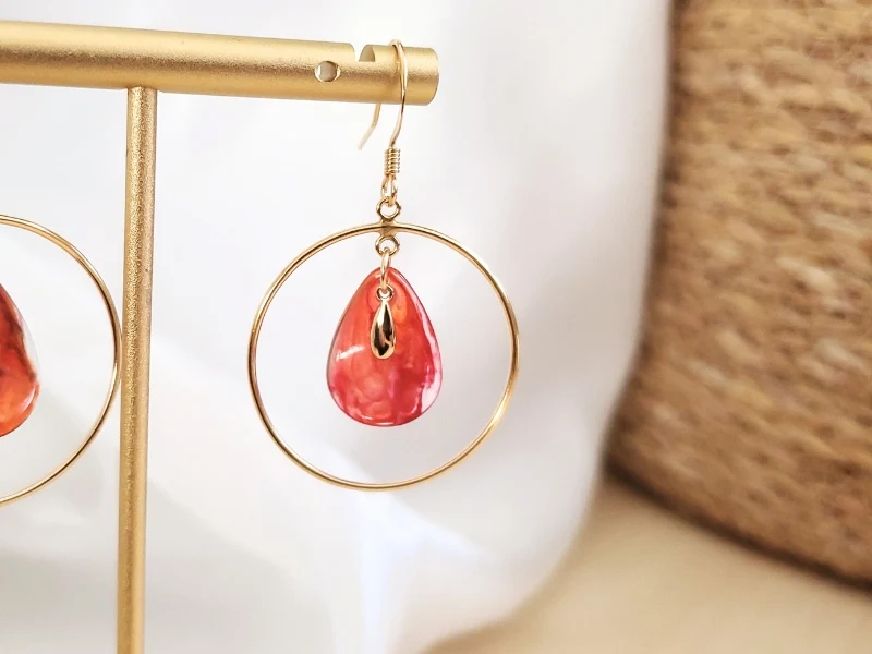 Boucles d'oreilles pétales rouges