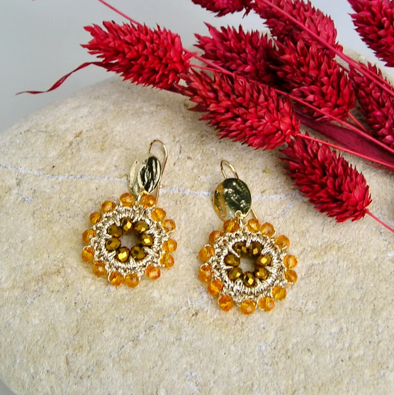 Boucles d'oreilles au crochet et perles en verre