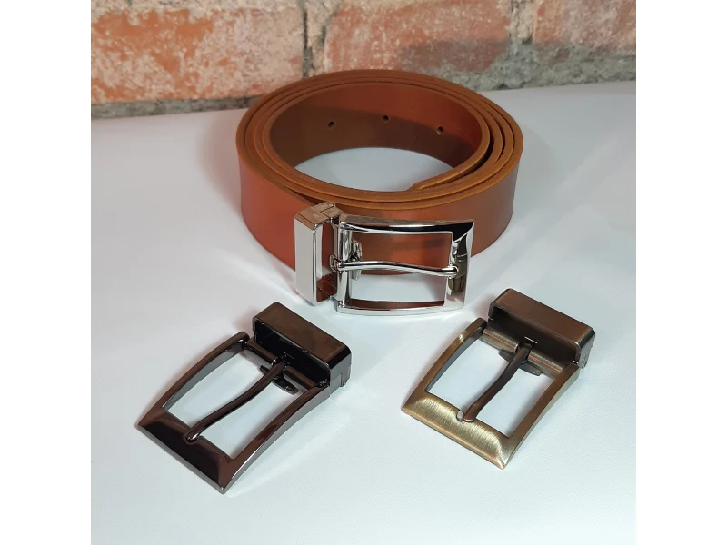 Ceinture en cuir tannage végétal et boucles interchangeables