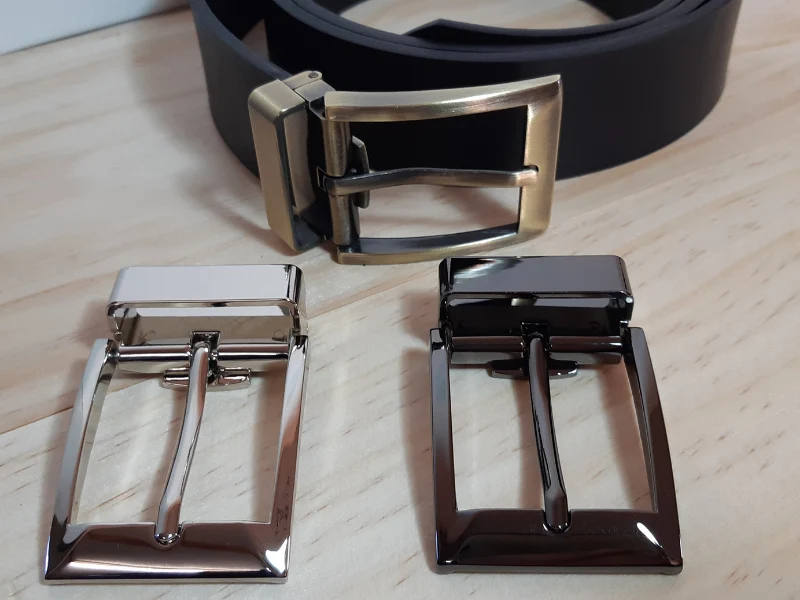 Ceinture en cuir tannage végétal et boucles interchangeables