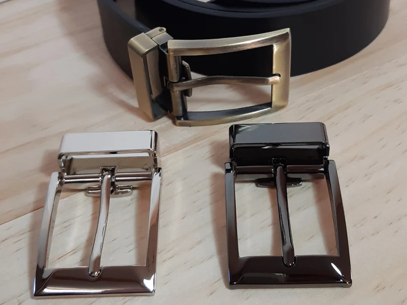 Ceinture en cuir tannage végétal et boucles interchangeables