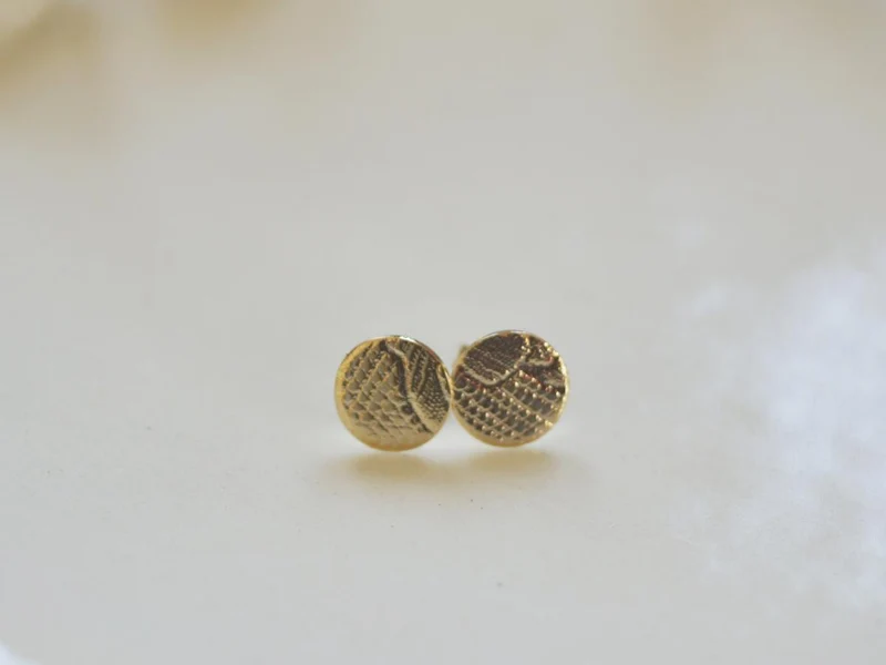 Boucles d'oreilles puces motif "Dentelle"