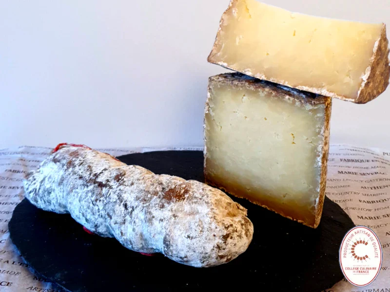 Un demi Sénerac et Saucisson Maigre du Cantal