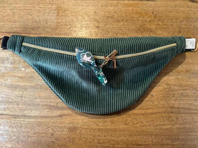 Grand sac banane en velours & son porte-clé nœud