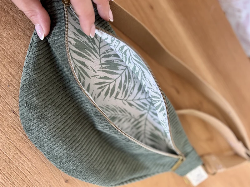 Sac banane en velours côtelé
