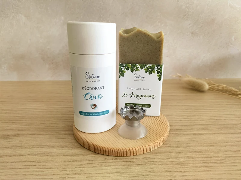 Coffret 4 savons, 1 shampoing, 1 déo, 1 baume chantilly de karité, 1 porte savon