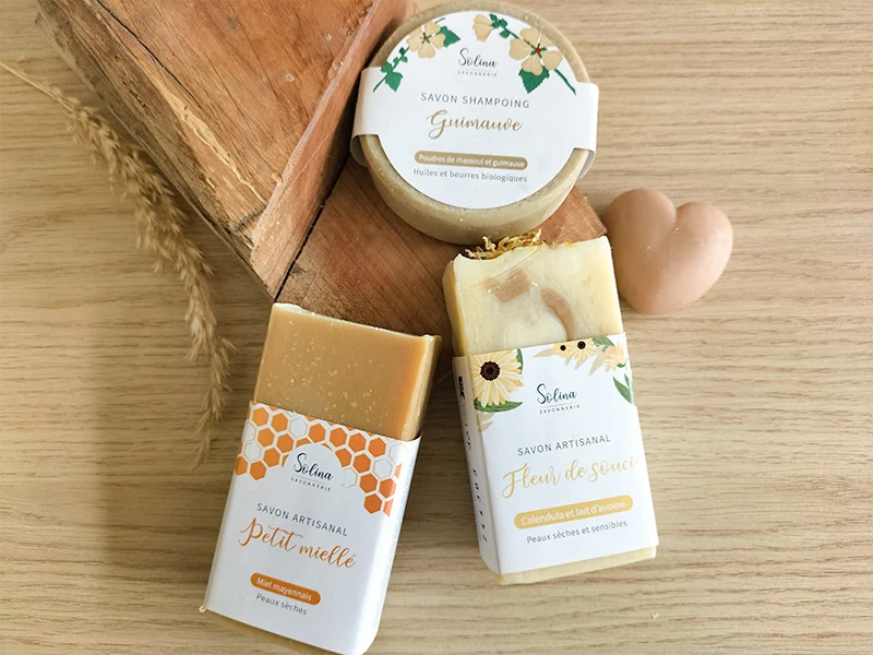 Coffret douceur : 1 savon cœur + 2 savons + 1 shampoing