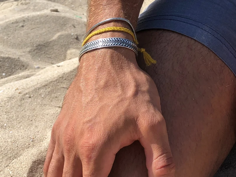 Coffret parure un jonc Akha et un bracelet MOHÖ