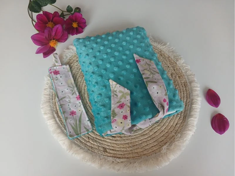 pochette à livre avec son marque page