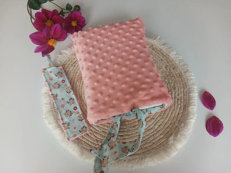 pochette à livre avec son marque page