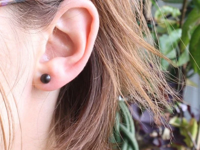 Boucles d'oreilles Ovo et clous d'oreilles