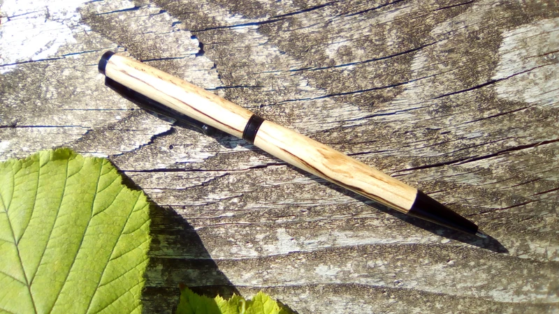 Stylo bille rechargeable en bois