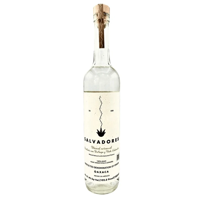 Salvadores Pechuga y Mole Coloradito Mezcal Artesanal
