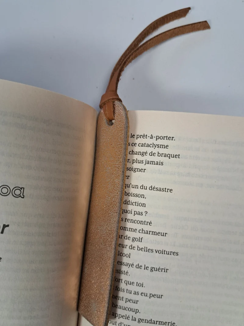 Marque page en cuir doré ou rose doré