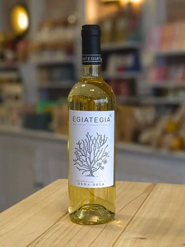 Egiategia Dena Dela : vin basque blanc sous l'océan