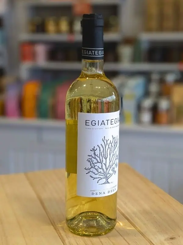 Egiategia Dena Dela : vin basque blanc sous l'océan