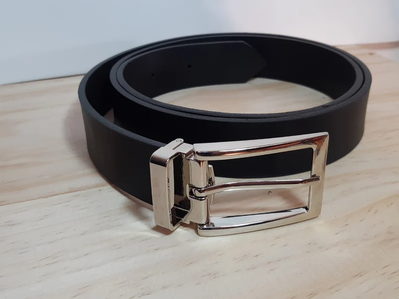 Ceinture en cuir noir tannage végétal