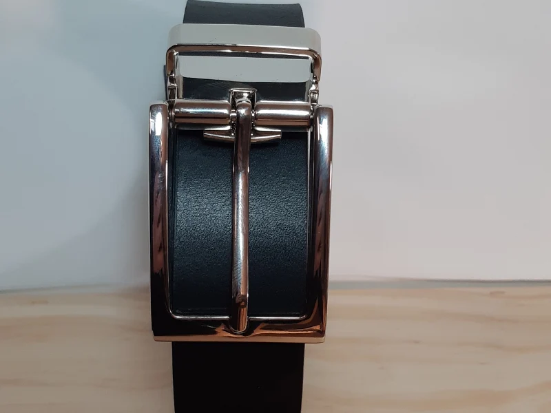 Ceinture en cuir noir tannage végétal