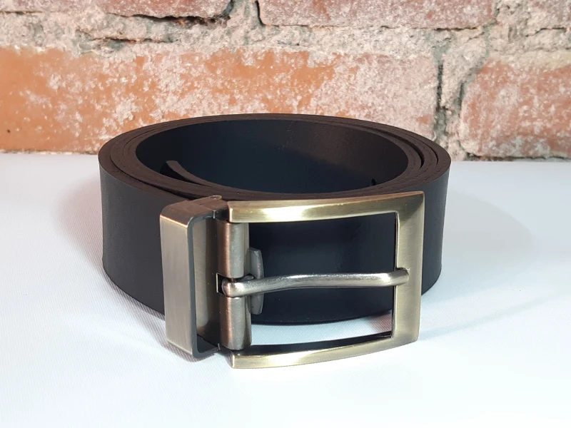 Ceinture en cuir noir tannage végétal