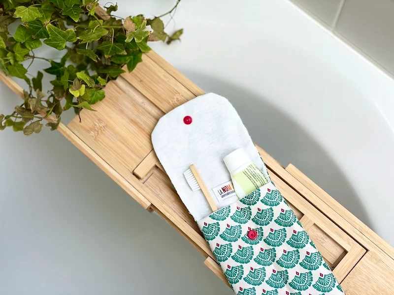 kit de toilette pratique à emporter — étui à savon solide, étui brosse à dents & 4 lingettes démaquillantes