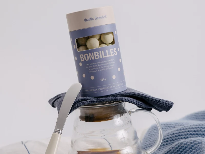 1 coffret et 5 tubes de chocolats "Bonbilles" (840g)