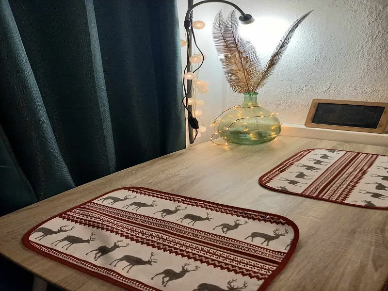 1 ENSEMBLE DE 4 SETS DE TABLE cadrés "MONTAGNE"