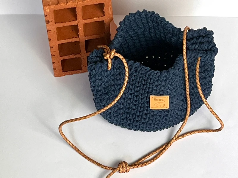 1 sac à main boule Stina