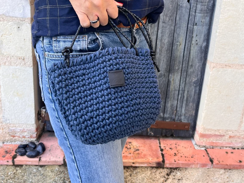 1 sac à main boule Stina