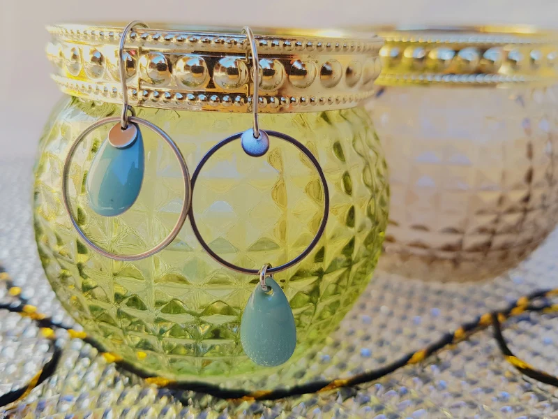 Boucles d'oreilles asymétriques