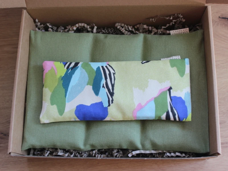Coffret 1 bouillotte sèche et un coussin de relaxation pour les yeux