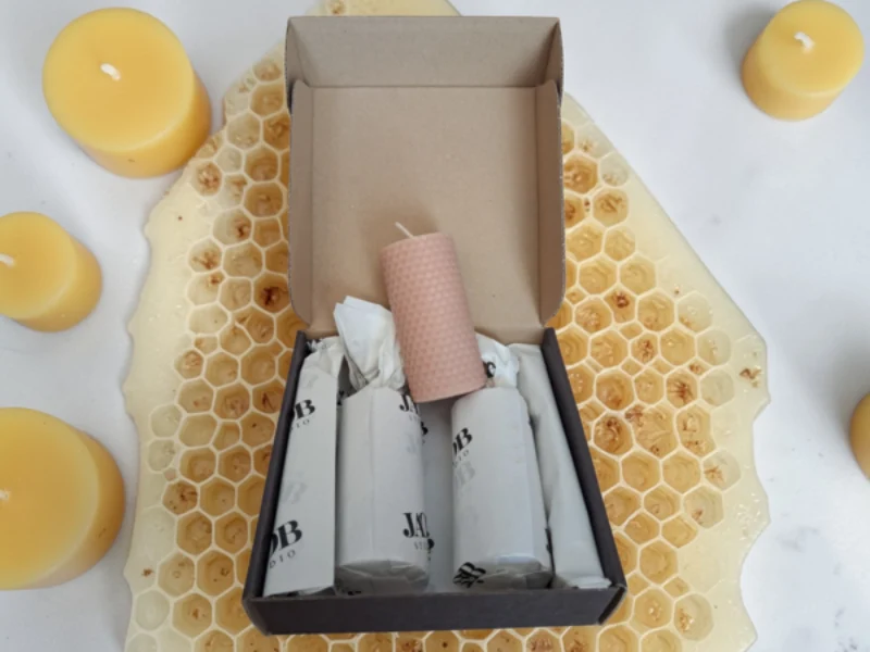 Coffret 2 grosses bougies alvéolées en cire d'abeille + 1 bougie pot alu 90g Cire d'abeille