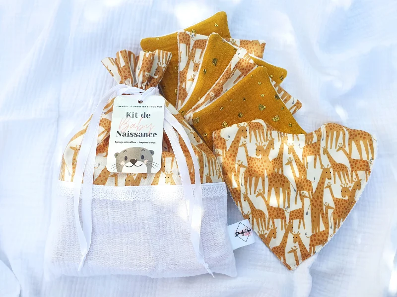Pochon, bavoir et 5 lingettes Kit de naissance