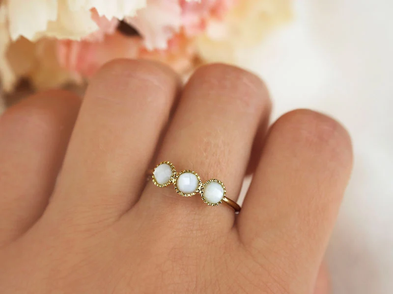 Bague plaqué or et 3 pierres naturelles