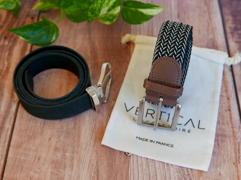 Lot de deux ceintures : 1 ceinture cuir et 1 ceinture tressée