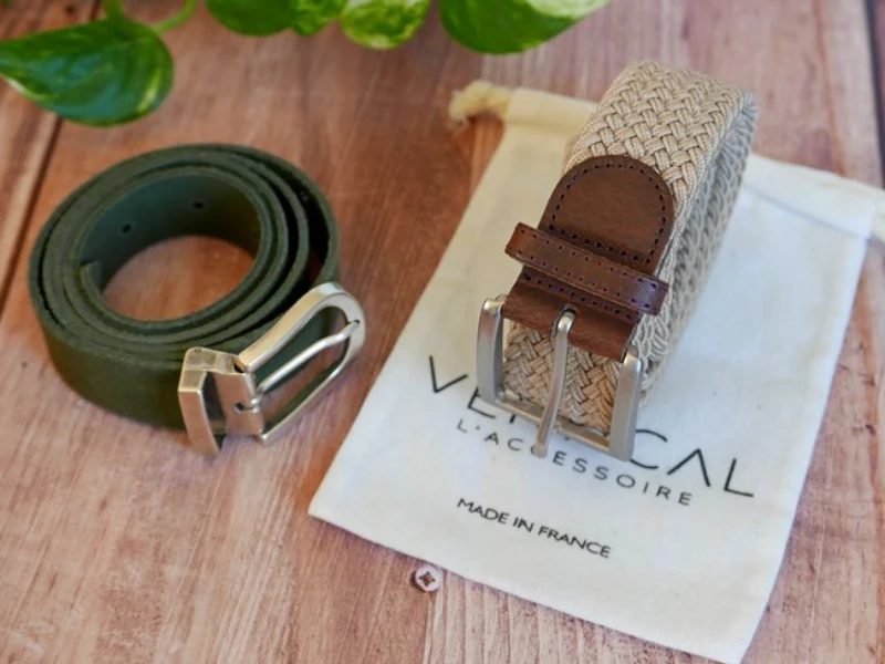 Lot de deux ceintures : 1 ceinture cuir et 1 ceinture tressée
