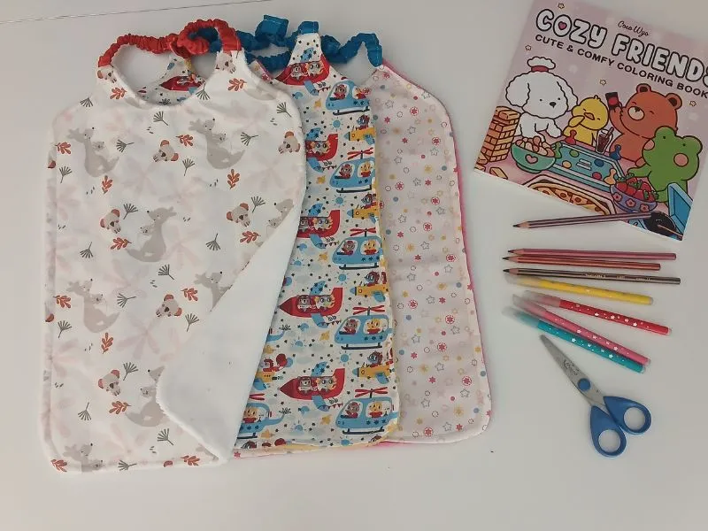 Lot de 3 bavoirs maternelle