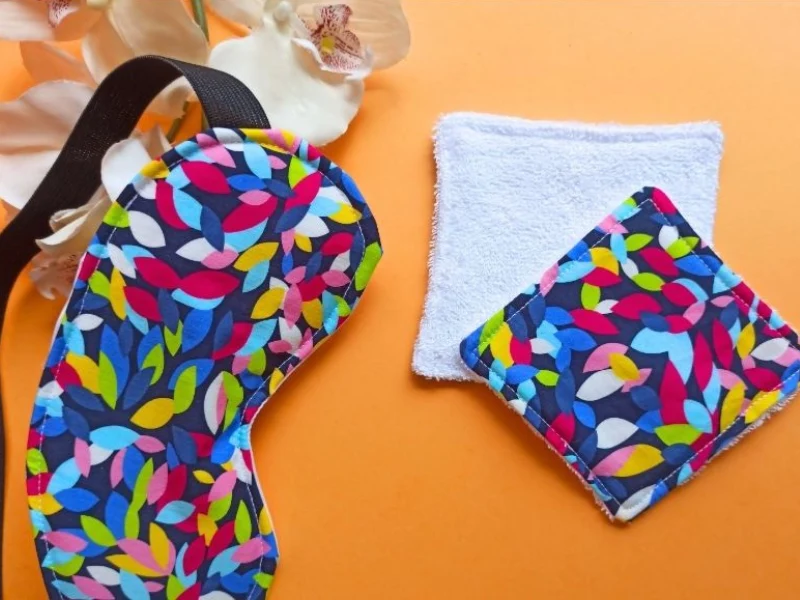 Coffret beauté : Serviette turban pour cheveux, masque de nuit et lingettes
