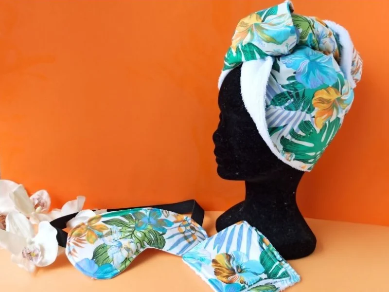 Coffret beauté : Serviette turban pour cheveux, masque de nuit et lingettes