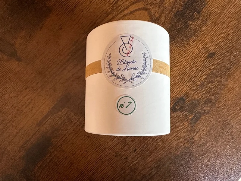 DEUX BOUGIES BLANCHE DE LAURAC, UN BRULE-PARFUM & 1 Boite 5 LINGOTS DECOUVERTE