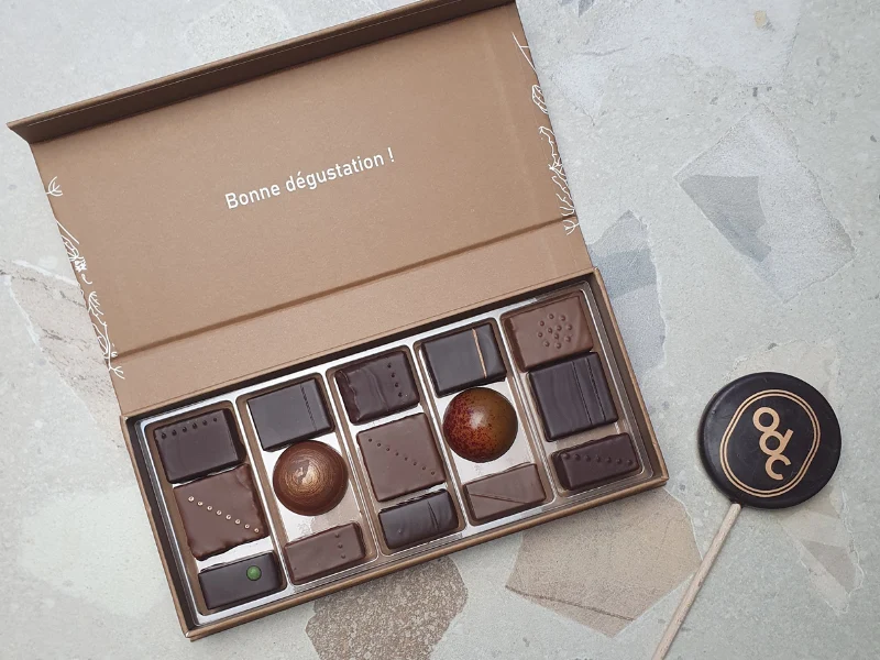 Coffret 15 chocolats et sucette en chocolat