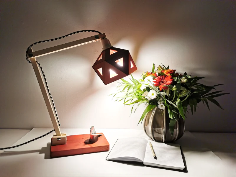 Lampe de bureau origami
