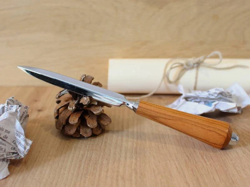 COUPE-PAPIER EN BOIS LOCAL