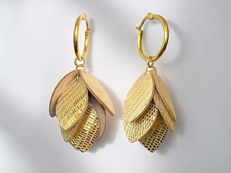 Boucles d'oreilles dorées en cuir Orphéa