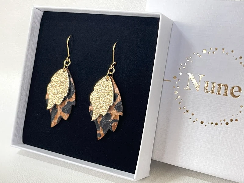 Boucles d'oreilles dorées en cuir Leo